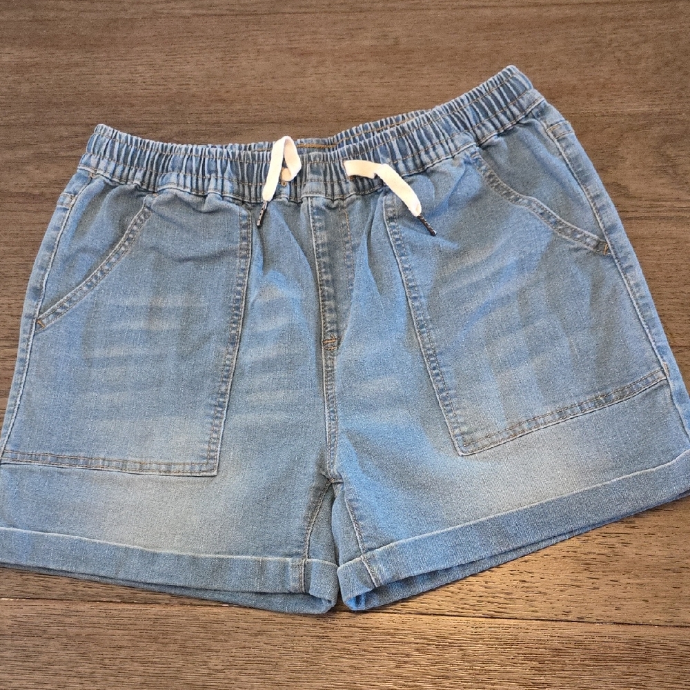 Blue Jean Shorts with Elastic Waist and Rolled Hems
